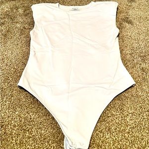 Aritzia Babaton Contour Shoulder Pad Bodysuit